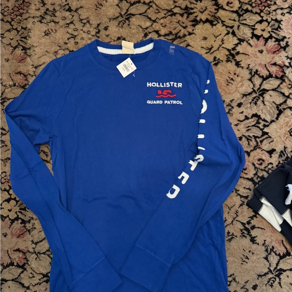 NWT Male Hollister Size Medium
long Sleeve Shirts - Picture 2 of 3